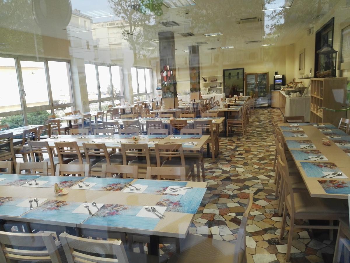 Hotel Sombrero Rimini Luaran gambar
