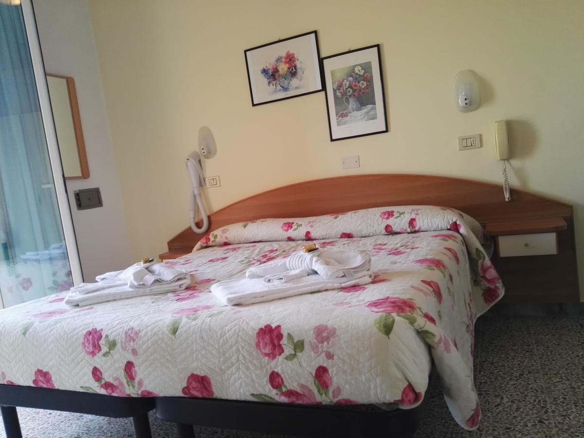 Hotel Sombrero Rimini Luaran gambar