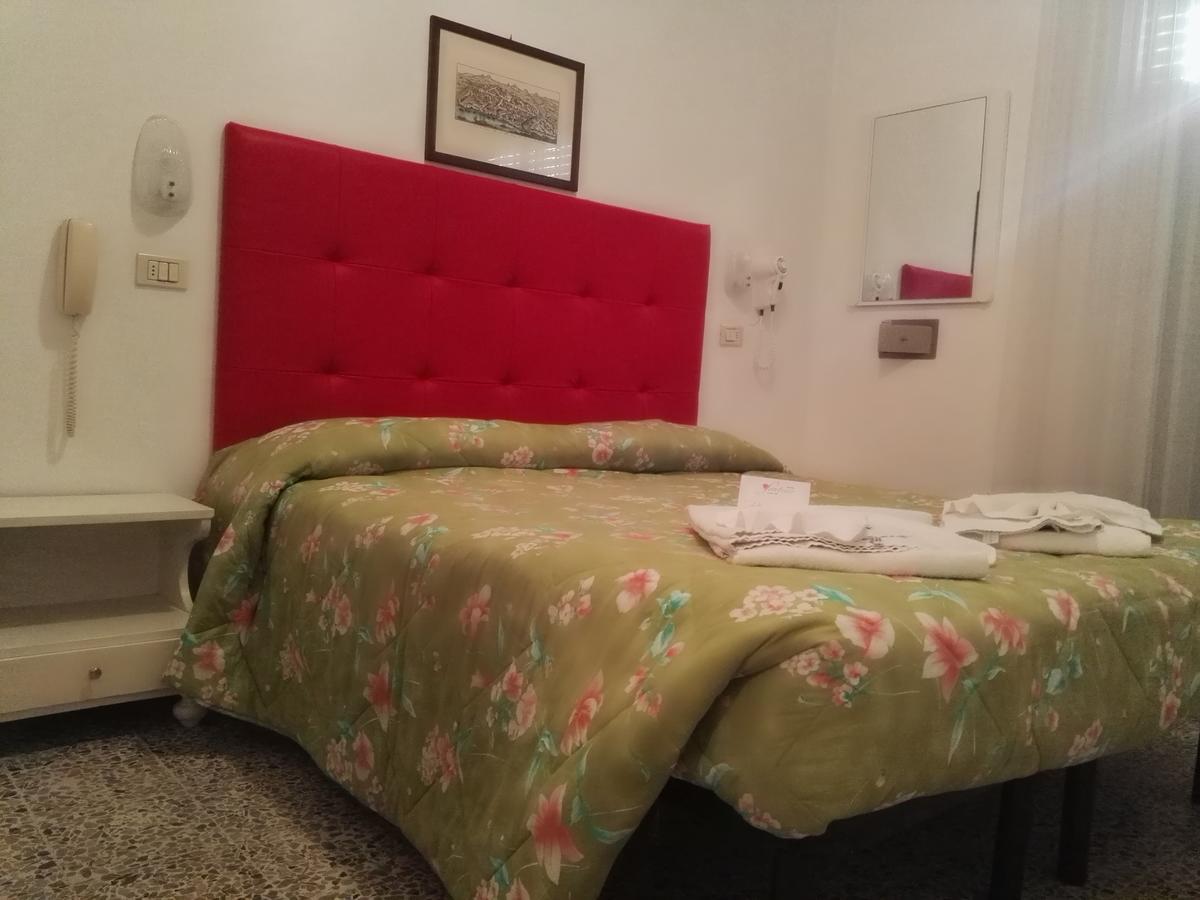 Hotel Sombrero Rimini Luaran gambar